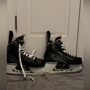 CCM 2092 Boy/Mens Hockey Skates